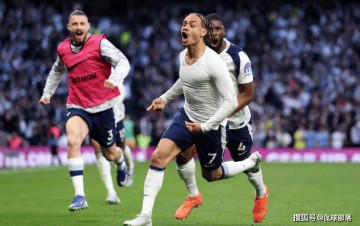 2-2遭绝平！热刺连续15轮不胜，快要降级了，曼联送切尔西4连败