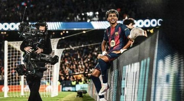 一场7-2！巴萨酿惨案！刷新欧冠最老纪录！不是亚马尔，他才是全场最佳！