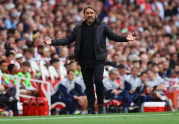 利兹联主帅:定位球丢球令人恼火,阿森纳5射正进5球太高效