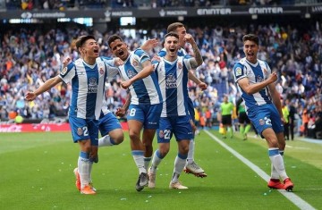 22:15 锁定!西甲强弱对话:埃尔切主场胜率超六成,塞尔塔客场低迷能否破局?