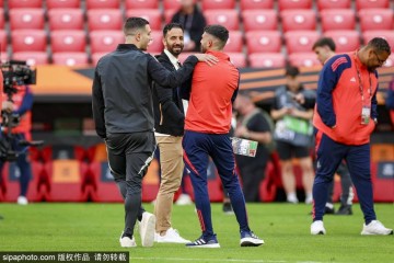 【爆】欧联VIP名单震撼出炉!8大格雷泽+金球先生,曼联热刺谁主沉浮?