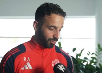 英超-狼队0-3曼联:送副班长首胜?NO!阿莫林要逼近欧冠区|前瞻