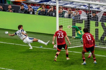 曼联之殇,十年败光爵爷家底,乱象成因