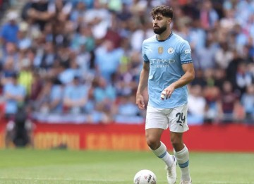 曼城后防新星格瓦迪奥尔当选最佳球员 贡献杰出助力球队进入欧冠