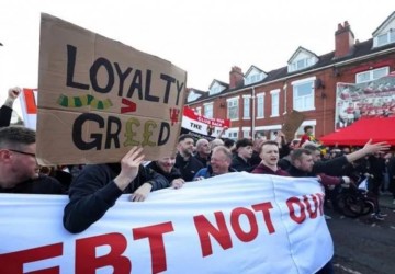 曼晚:在引进塞斯科后,曼联球迷团体取消对拉特克利夫的抗议计划