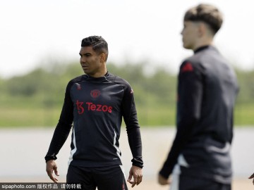 曼联“钞”能力再现?豪购姆贝乌莫库尼亚,专家:1.5亿镑随便花!