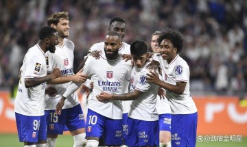 凌晨3点官宣法甲7冠王遭罚降级,违反财政规则,巴黎违规依然没事