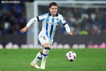 酋长惊雷!皇马主席怒摔手机,阿森纳5100万镑截杀伯纳乌王储