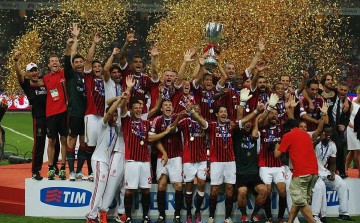 米兰“四换一”操作遭质疑 球迷怒斥高层导向错误!